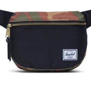 Herschel "FIFTEEN" Fanny Pack